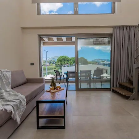 Mystique Luxury & Maisonettes Лаганас
