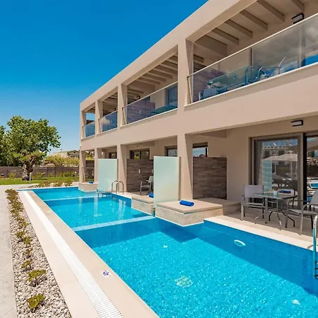 Mystique Luxury & Maisonettes Apartmanhotel Laganász