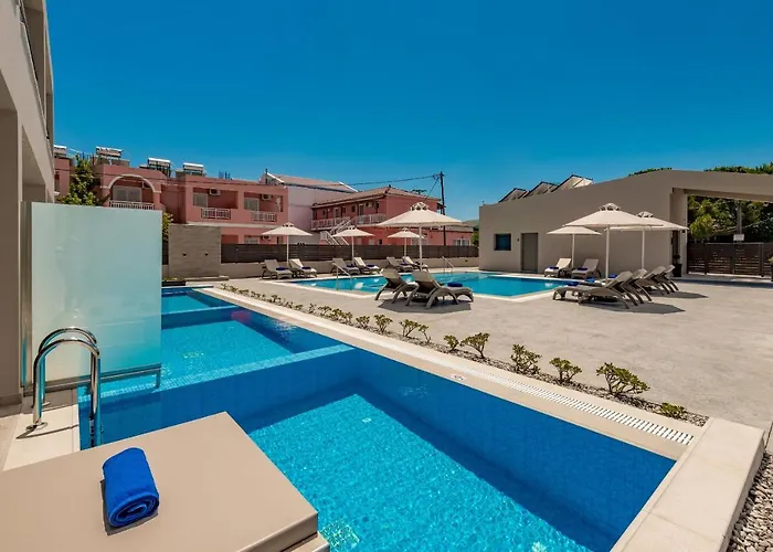 Mystique Luxury & Maisonettes 4*