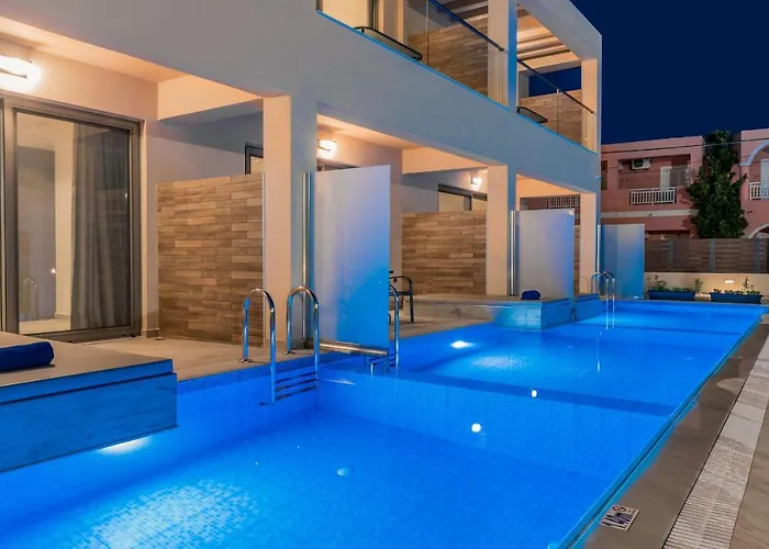 Mystique Luxury & Maisonettes شقة فندقية